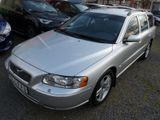 Volvo V70 Kombi D5 AWD Momentum Leder Xenon - Volvo V70: V70d5
