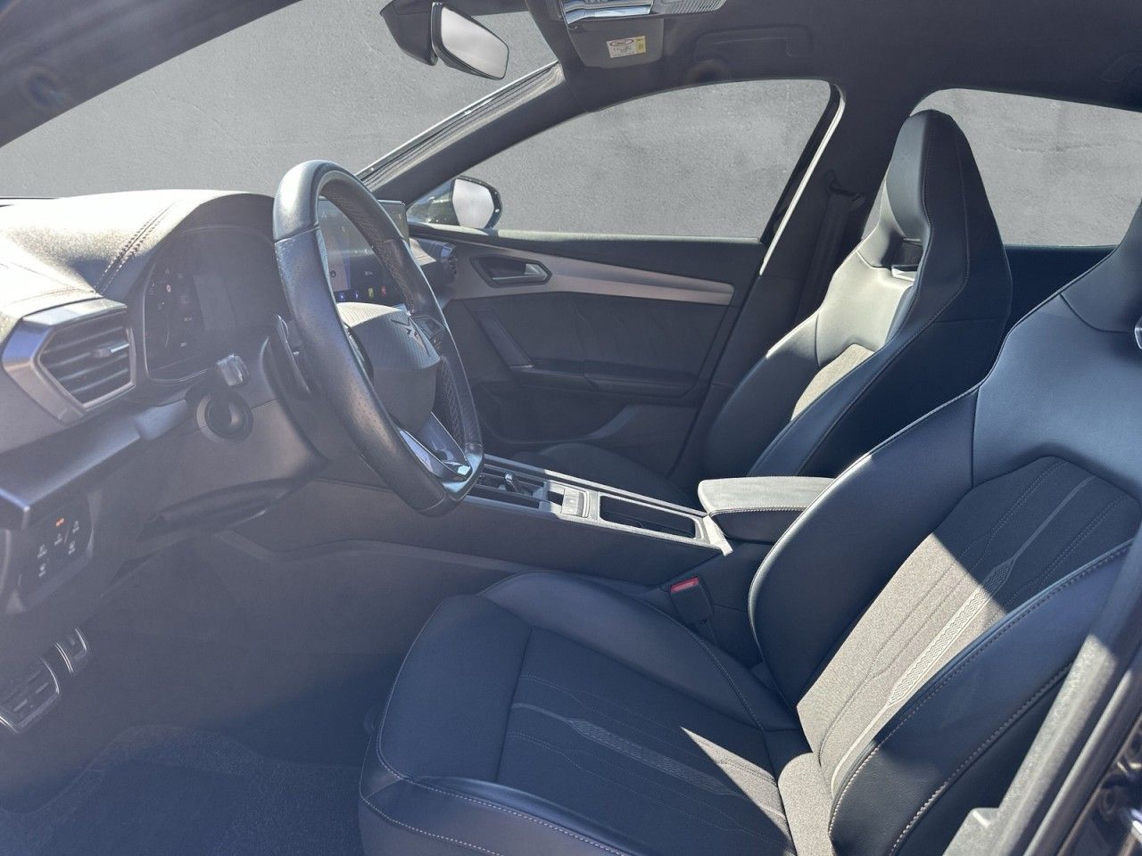 Fahrzeugabbildung CUPRA Formentor VZ 2.0 TSI 245 PS DSG - mit KI generiert/bearbeitet