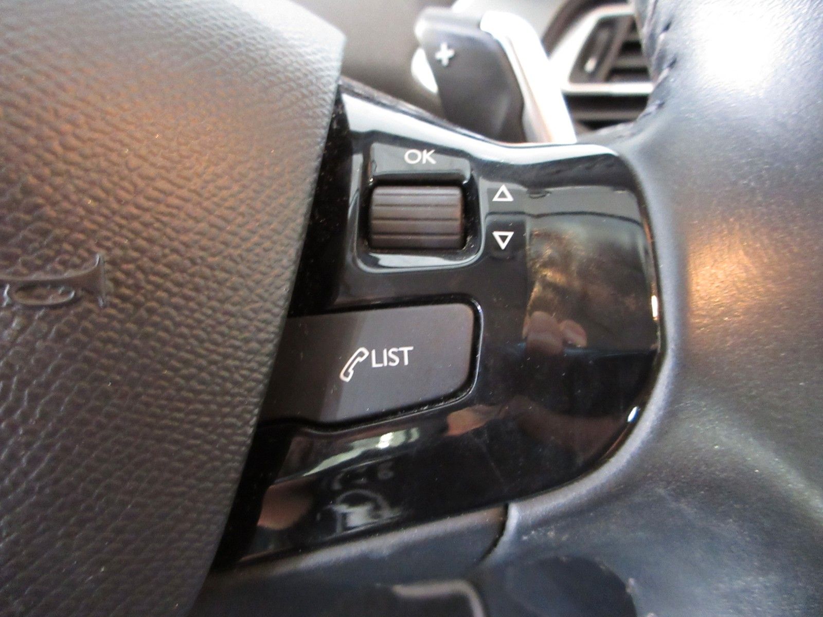 Fahrzeugabbildung Peugeot 308 Active Pack 1.2T LED/NAVI/PDC/TEMPOMAT