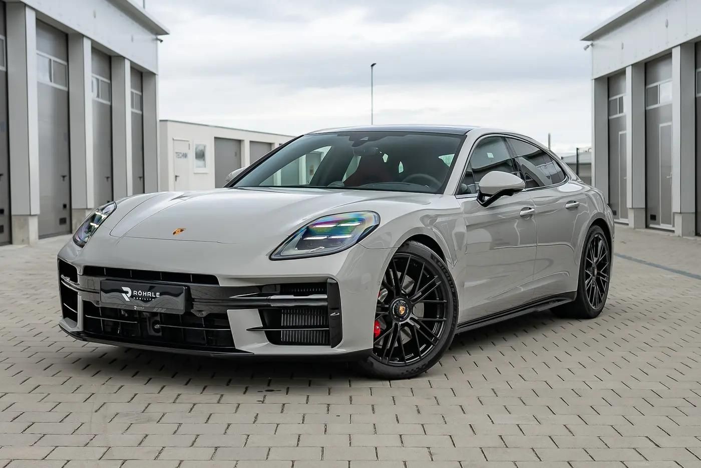 Porsche Panamera - 1