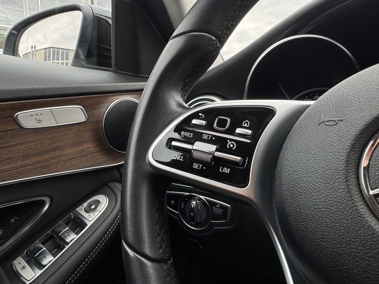 Mercedes-Benz C 220 d 4 MATIC T- MODELL/KAMERA/AHK/NAVI/1.HAND foto 19