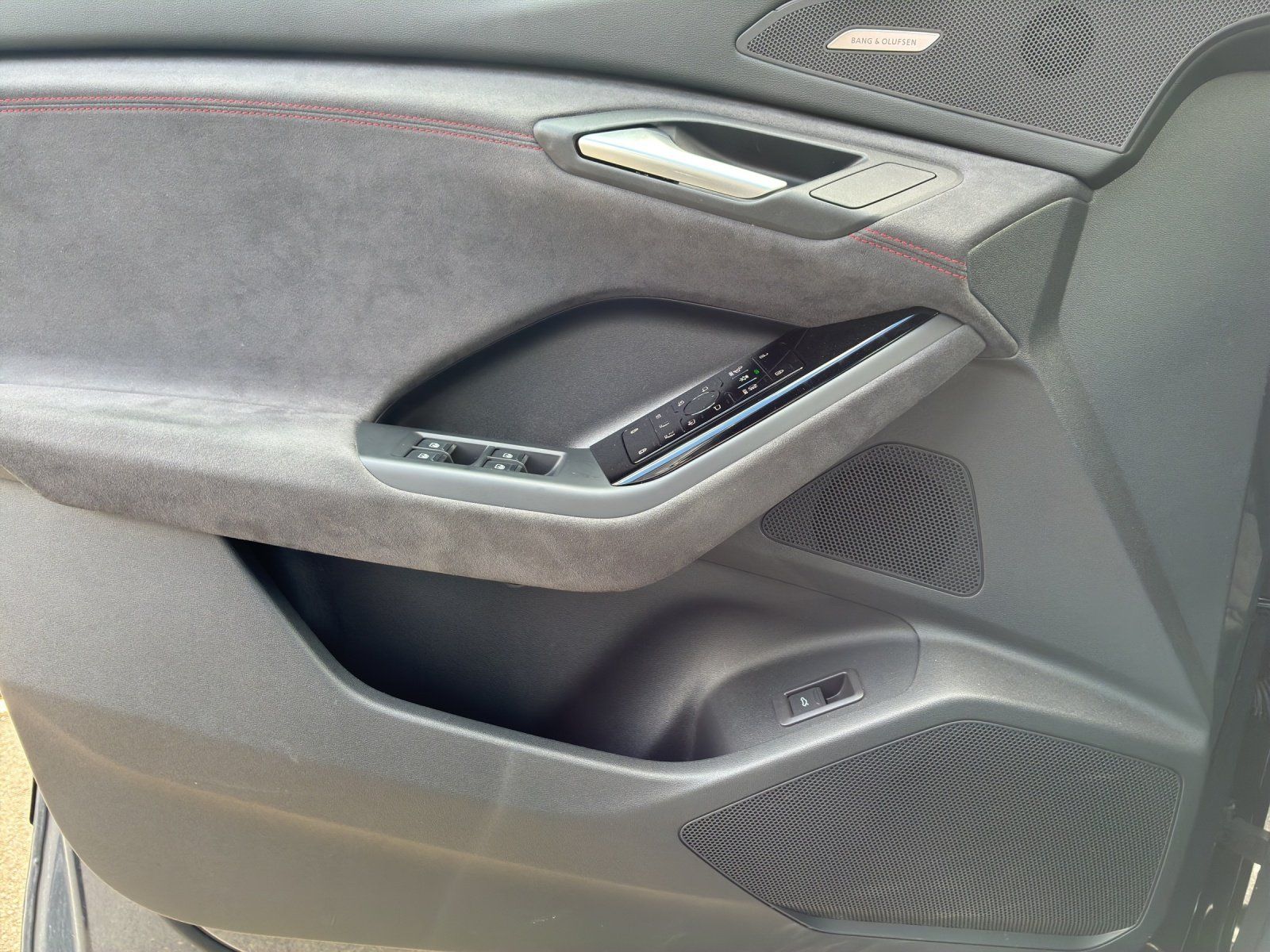 Fahrzeugabbildung Audi Q6 e-tron performance TechPro 360,AHK,HUD,Kamera