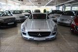 Mercedes-Benz SLS AMG Coupe - Mercedes-Benz SLS AMG mit Benzin-Antrieb: Coupé