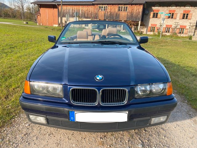 BMW 328i Cabriolet original gepflegt bald H-Kennz.