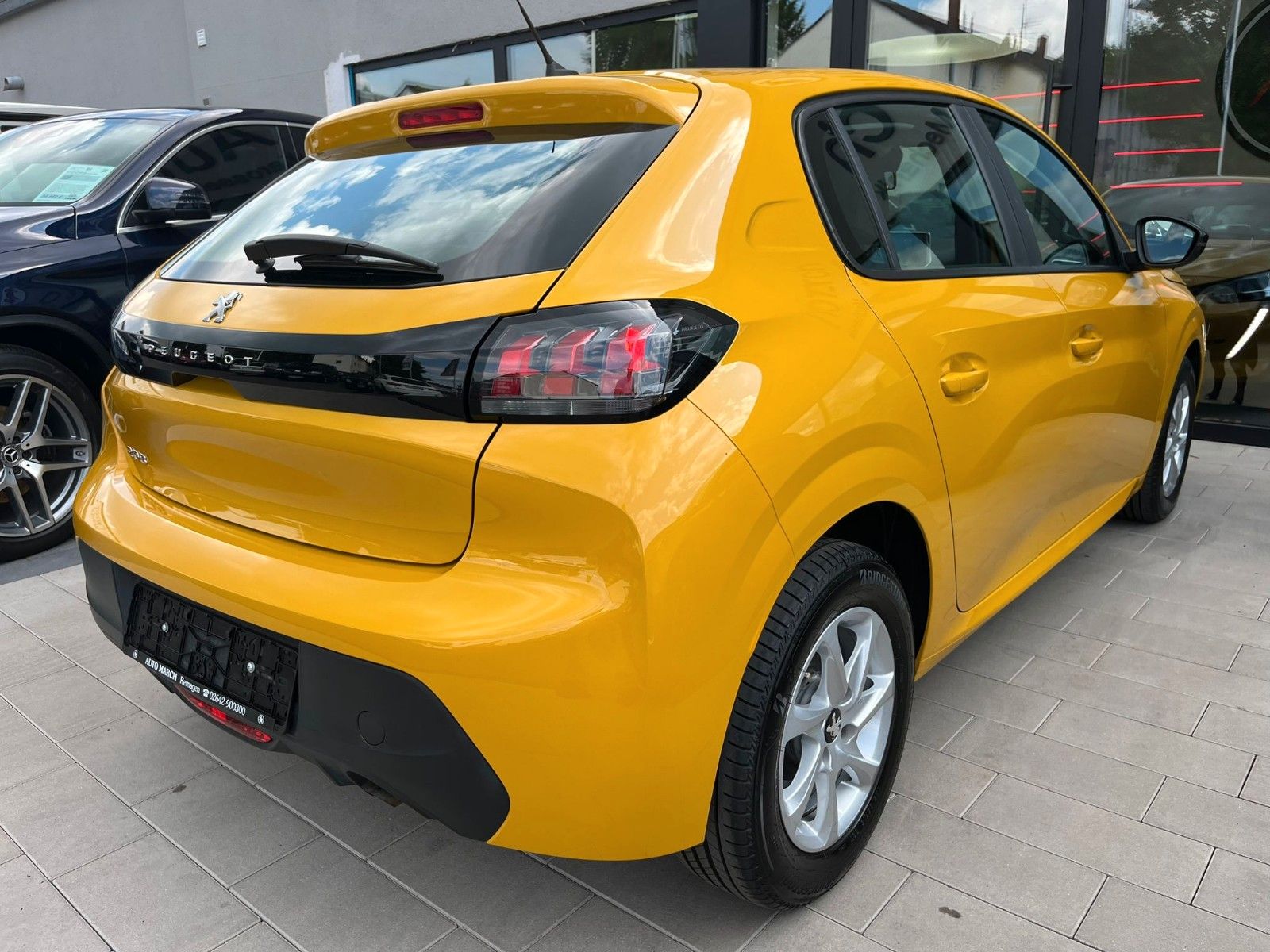 Fahrzeugabbildung Peugeot 208 Active
