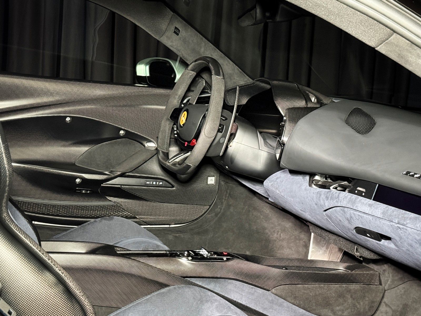 Fahrzeugabbildung Ferrari 296 GTB + Assetto Fiorano + Atelier + Allum. Opa