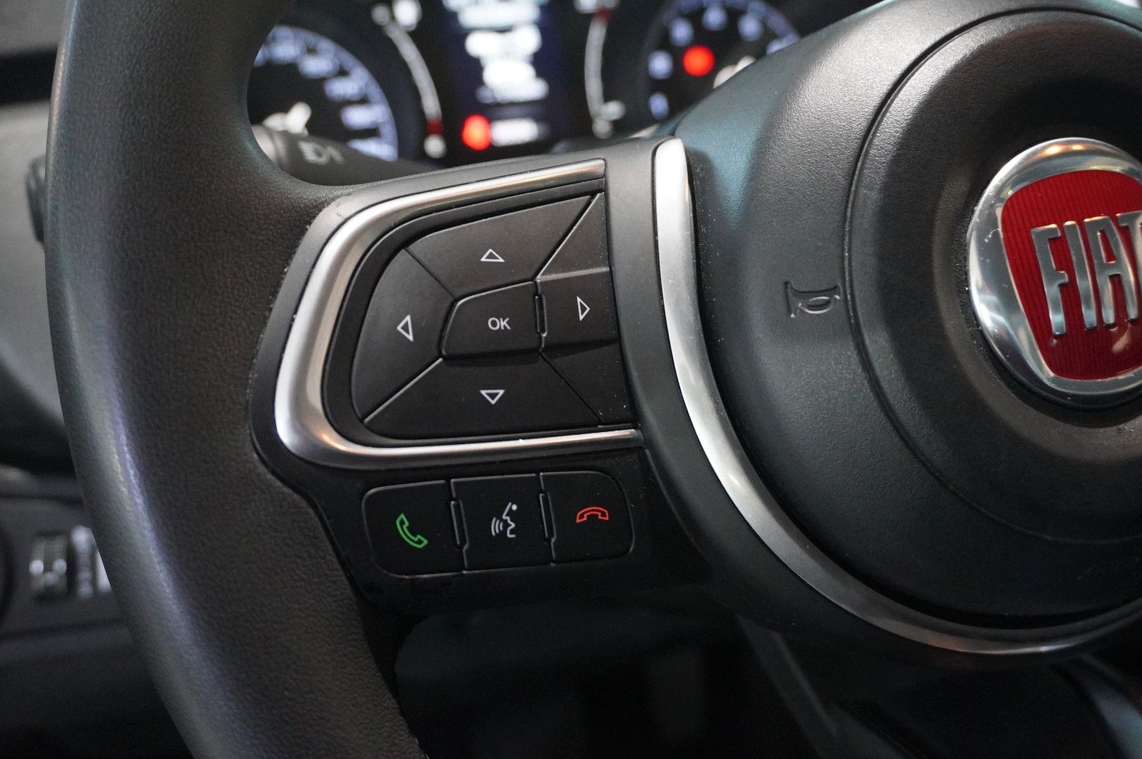 Fahrzeugabbildung Fiat 500X 1.3T CROSS DCT NAVI/LED/PDC/SPORT/TEMP/DAB+