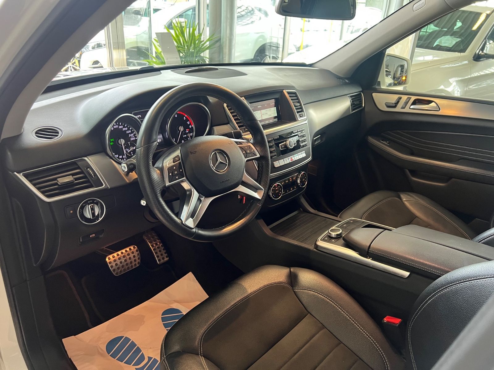 Fahrzeugabbildung Mercedes-Benz ML 350 d BlueTec 4Matic * 1.HAND * GEPFLEGT *