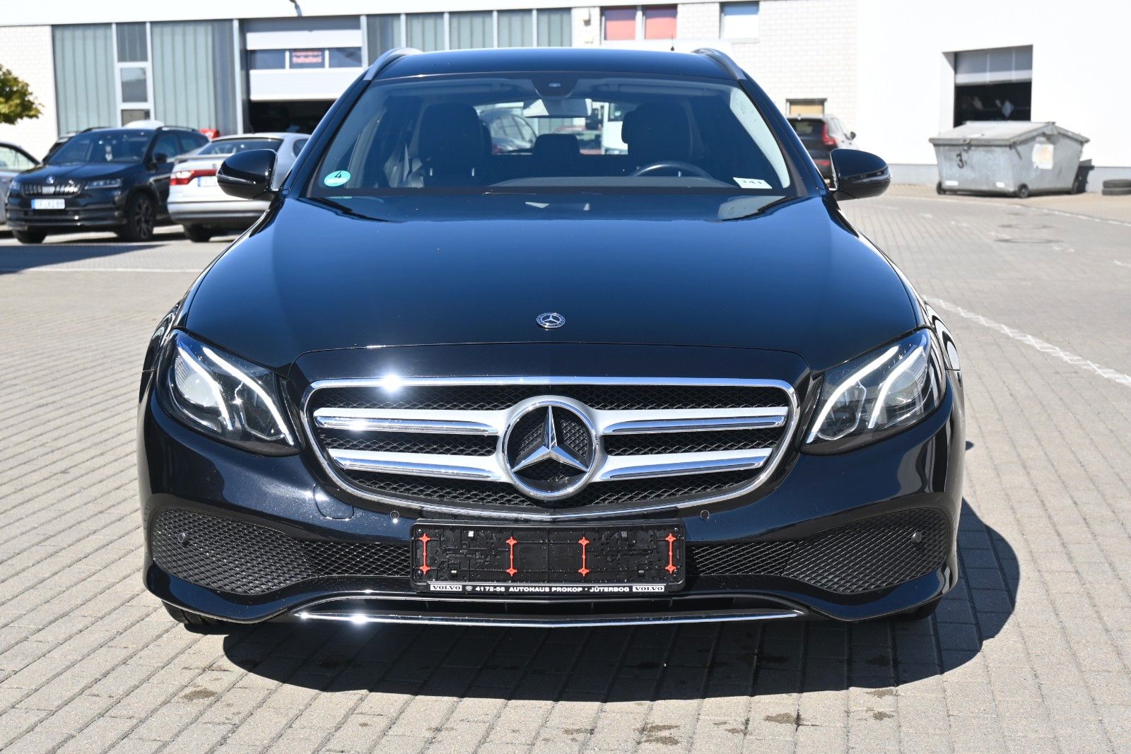 Fahrzeugabbildung Mercedes-Benz E 200 Autom. T-Modell 4Matic*RFK*LED*BLIS*