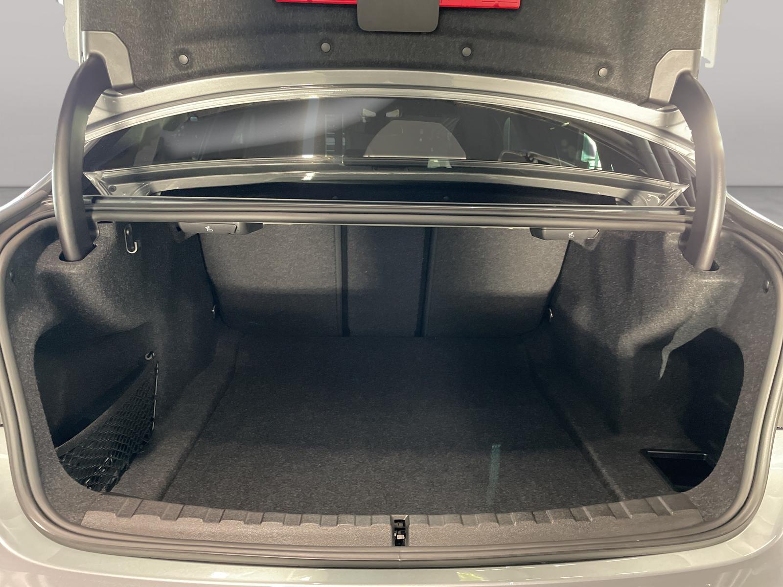 BMW 320d Limousine M Sport AHK LiveCockpitProf HiFi