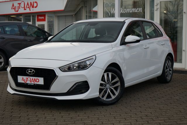 Hyundai i30 1.4 Trend Navi Kamera Android Apple DAB