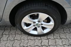 SKODA Superb Combi 2.0 TDI Ambition Klimaautom.  Navi