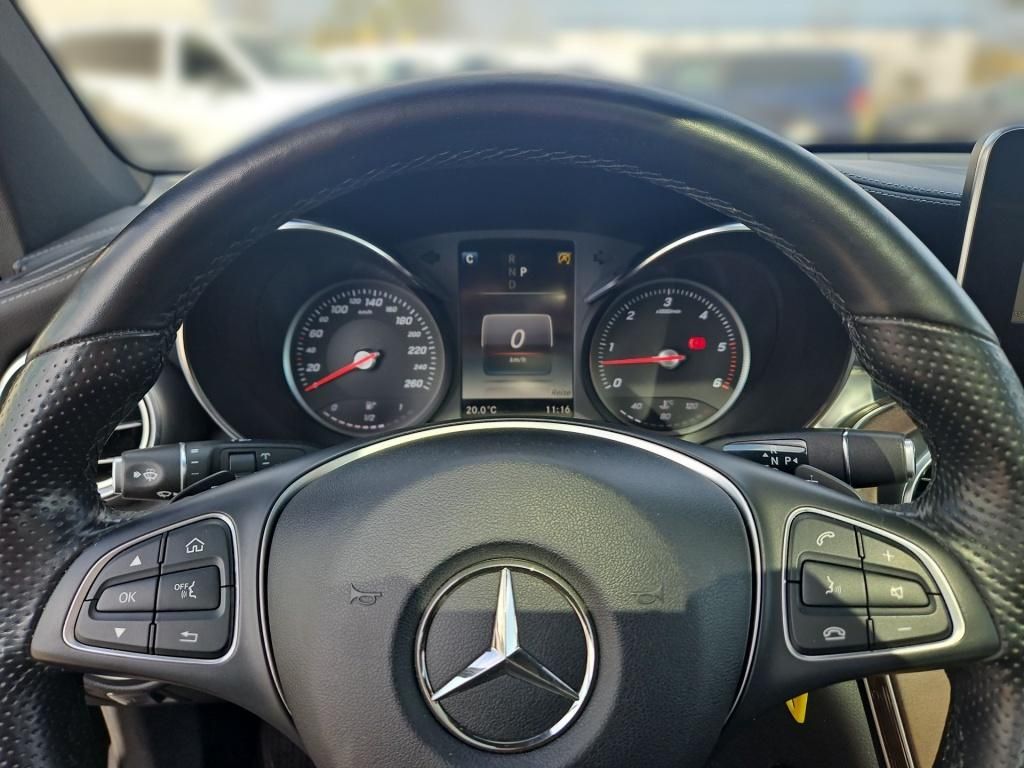 Fahrzeugabbildung Mercedes-Benz GLC 350 d 4M AMG AHK Pano HUD Sitzklima Airm.