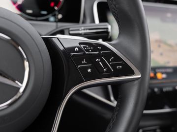 Mercedes E 220 - 12