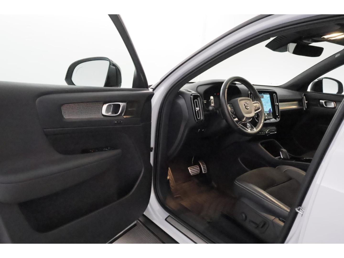 Volvo XC40 P8 Electric R-Design+LED+VIRTUAL+CARPLAY, миниатюра 12