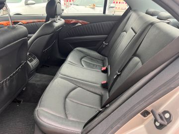 Mercedes E 320 - 11