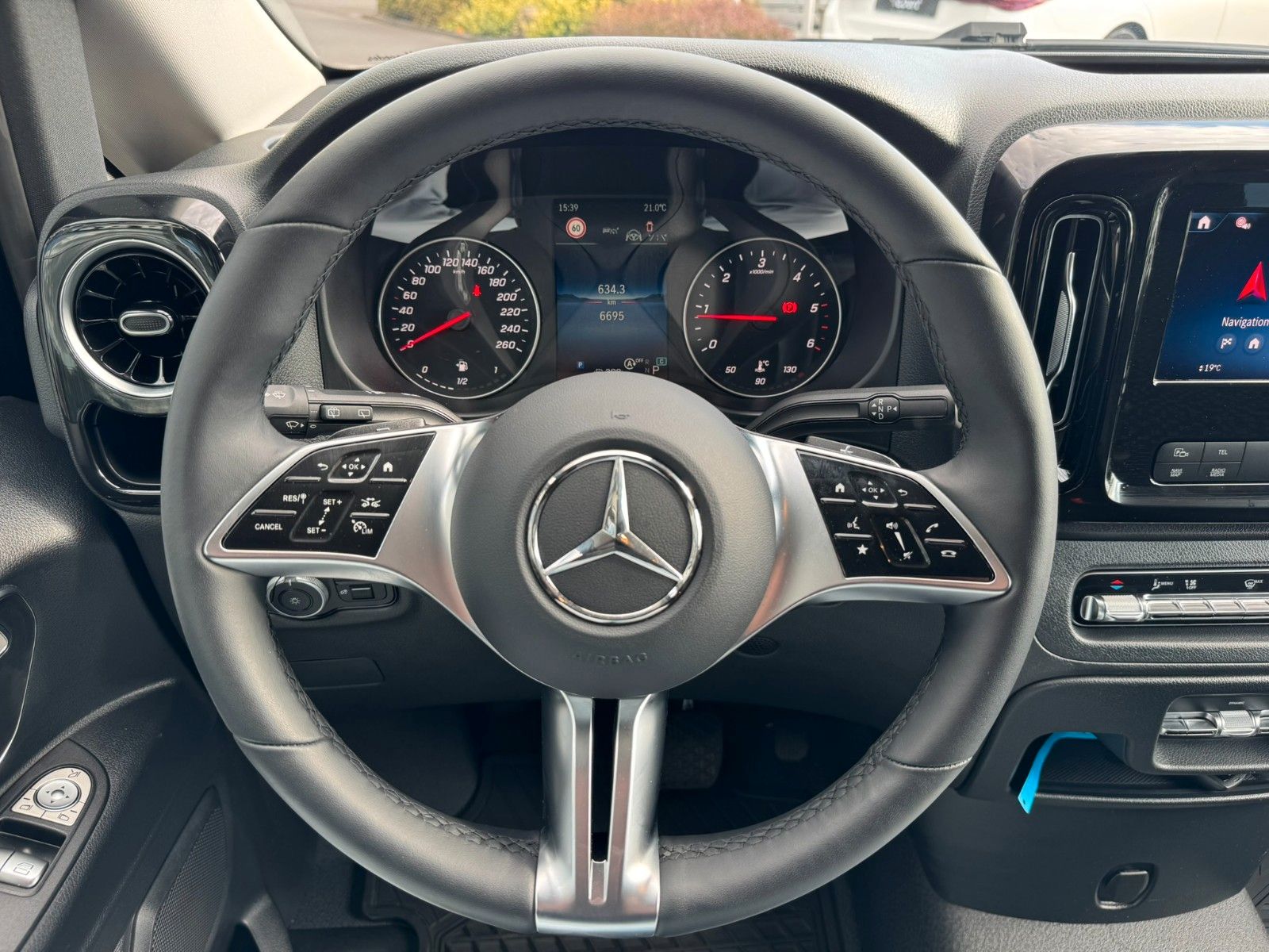 Fahrzeugabbildung Mercedes-Benz Vito 119 CDI 4x4 Tourer PRO Extral Stdh AHK2,5t
