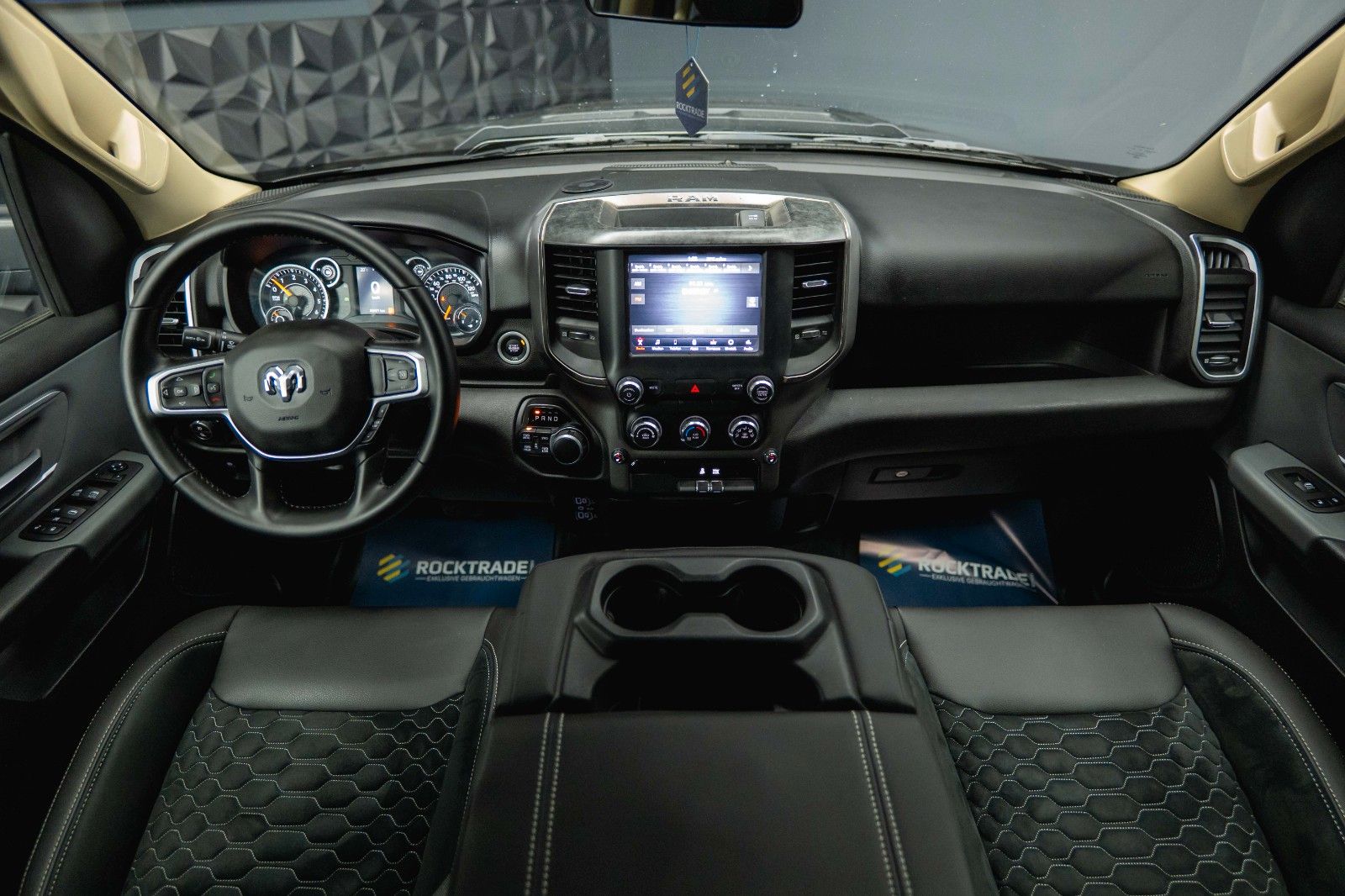 Fahrzeugabbildung Dodge RAM 5.7 V8 HEMI 4x4 OFFROAD LONGBED Limited LED