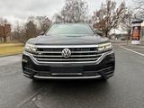 Volkswagen Touareg R-Line ,Head-up,Matrix ,Beluft.,Standh, - Volkswagen Touareg: Schwarz