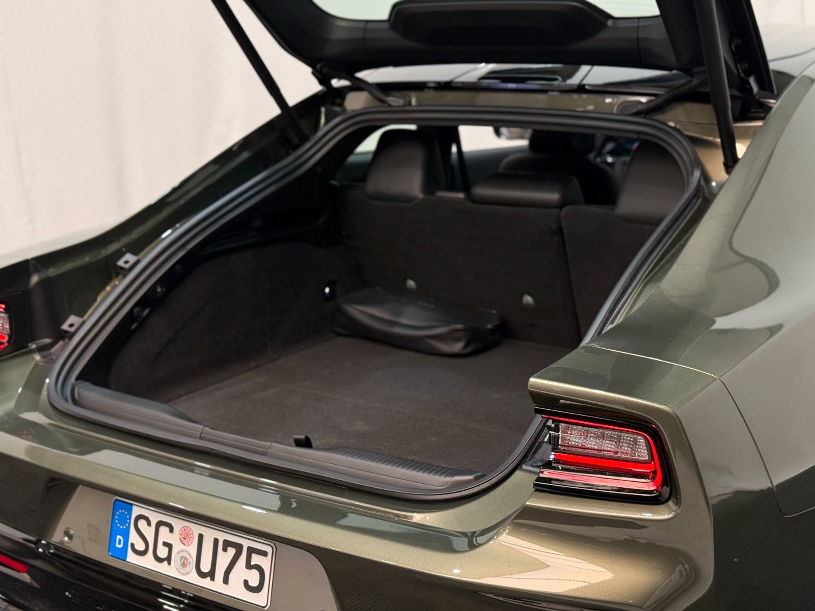 Fahrzeugabbildung Dodge Charger R/T - 2 Door - SIXPACK - ALLRAD