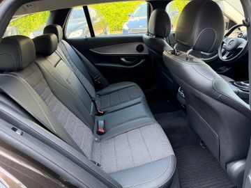 Mercedes E 200 - 11