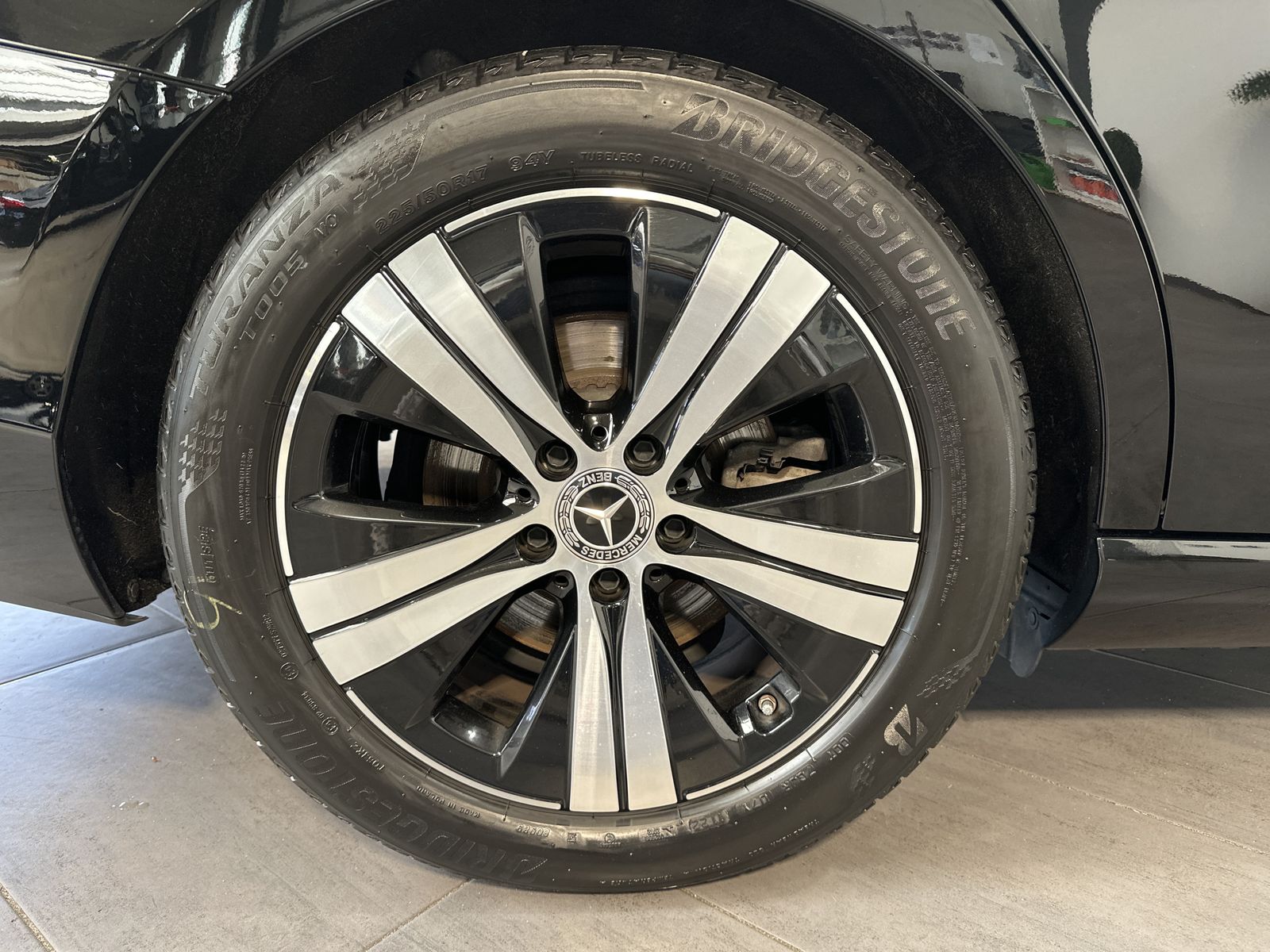 Fahrzeugabbildung Mercedes-Benz C 200d T Avantgarde NAV+LED+KAM+CARPLAY+VCOCK+PP