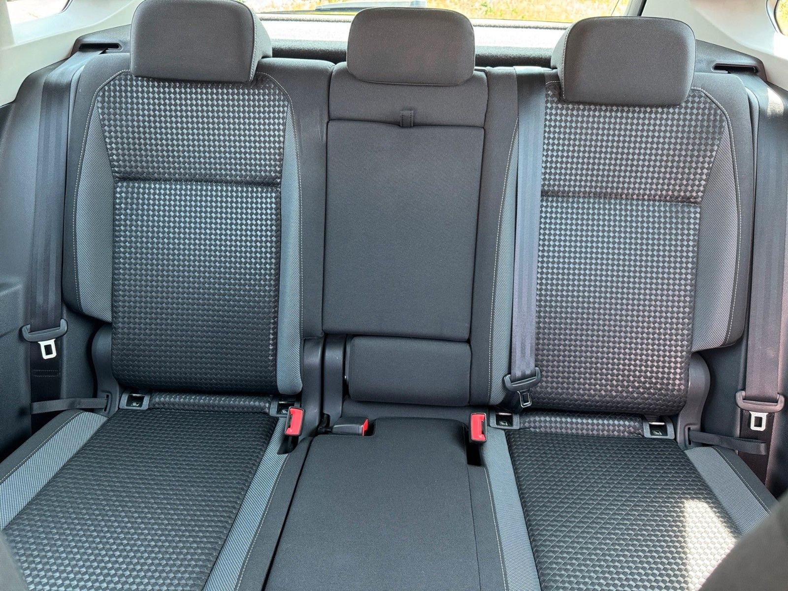 Fahrzeugabbildung Volkswagen Tiguan Life ACTIVE 1.5 TSI