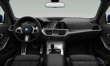 Fahrzeugabbildung BMW 330e xD M Sport Panorama Kamera HUD HiFi AHK 19"