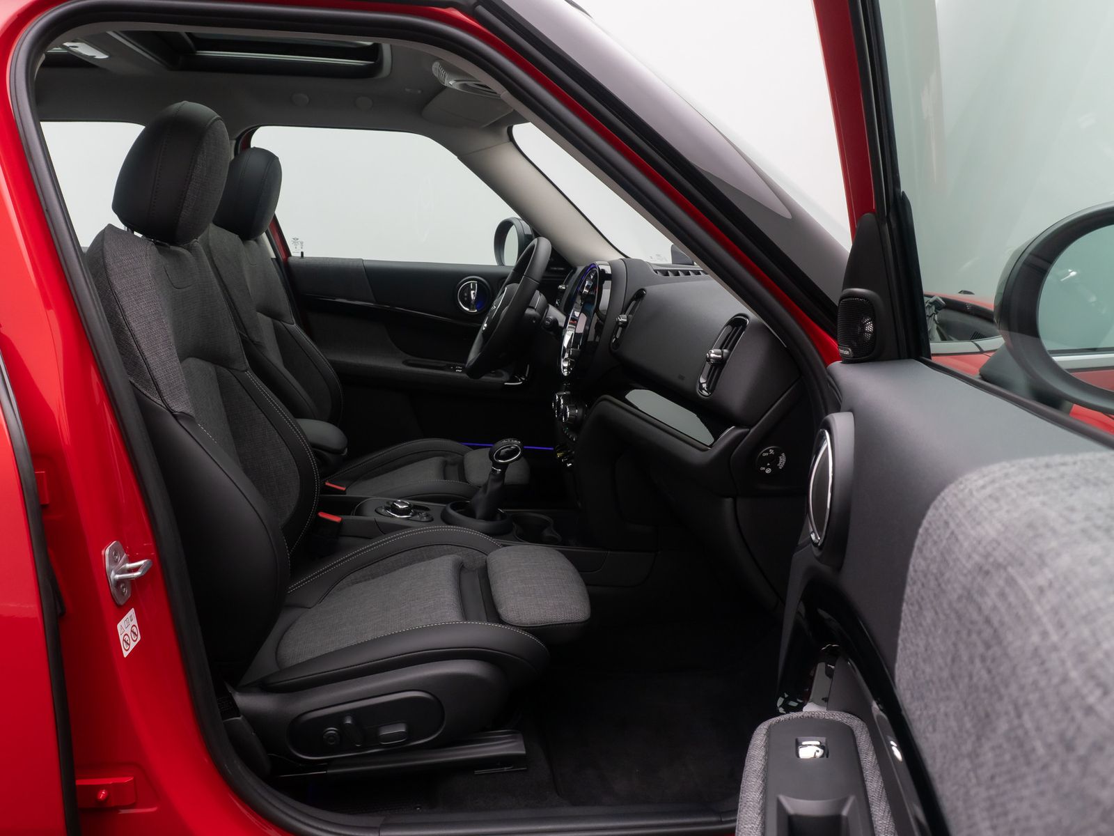 Fahrzeugabbildung MINI Countryman SE (Cooper) ALL4 HUD Panoram H/K Voll