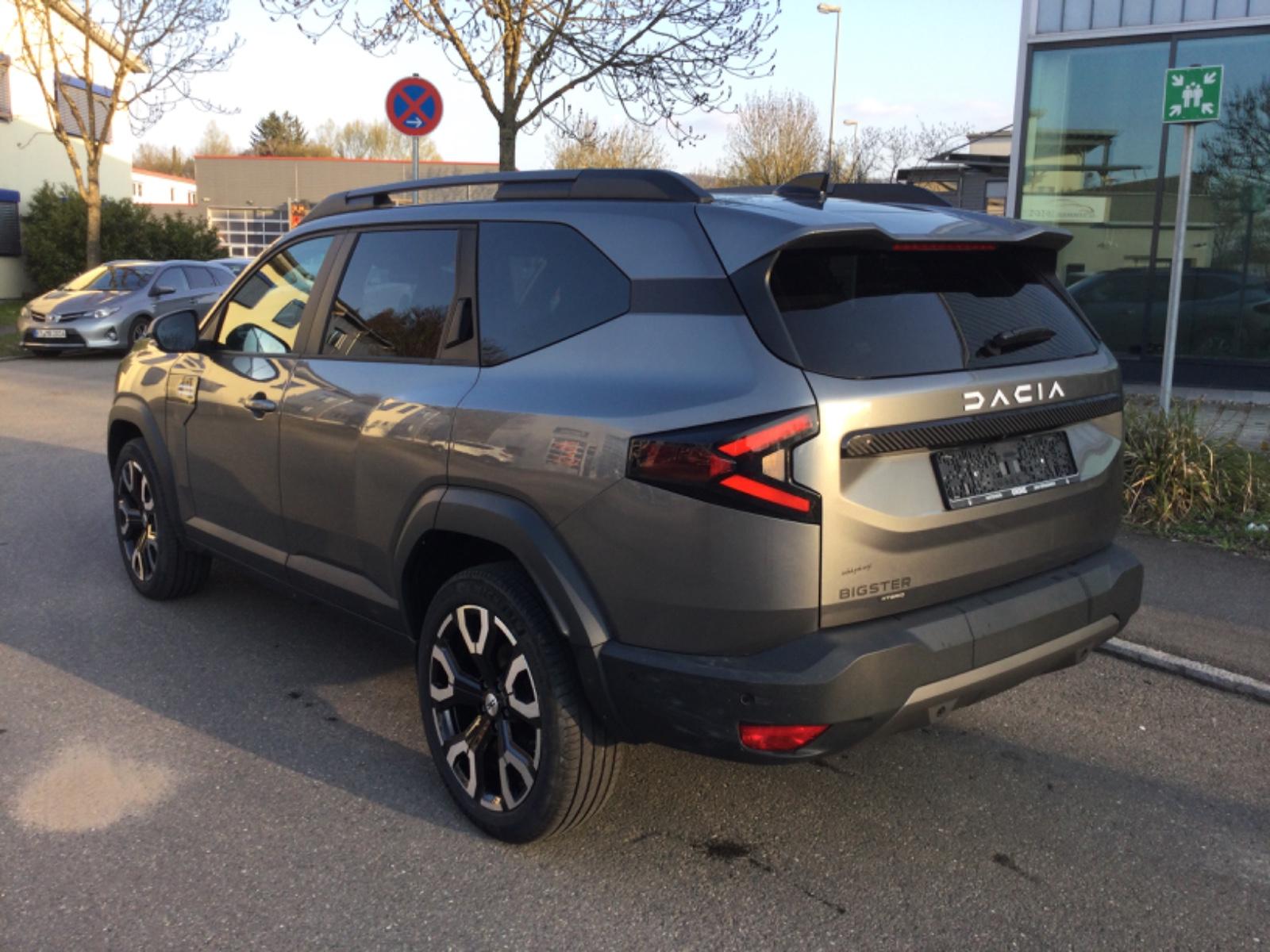 Dacia Bigster Hybrid 155 Journey Kamera 1.8 LITER