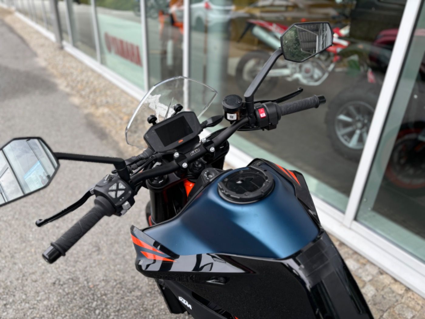 Fahrzeugabbildung KTM 890 Duke R, IX Race Auspuff, Tempomat, Techpack,
