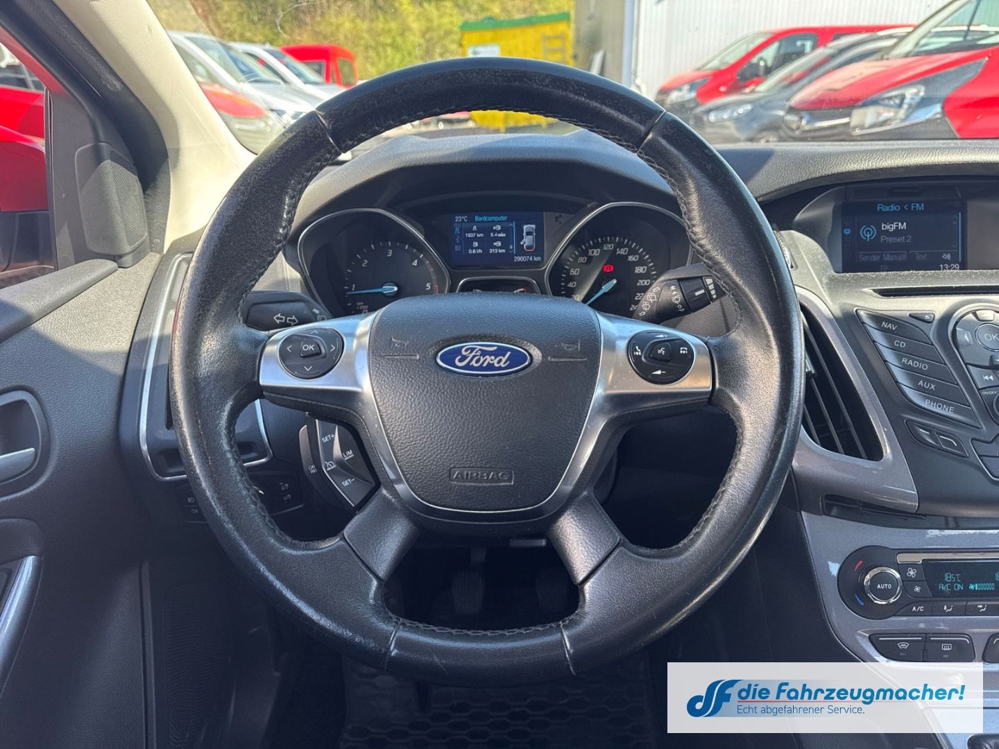 Fahrzeugabbildung Ford Focus Turnier Titanium Navi Leder *EXPORT