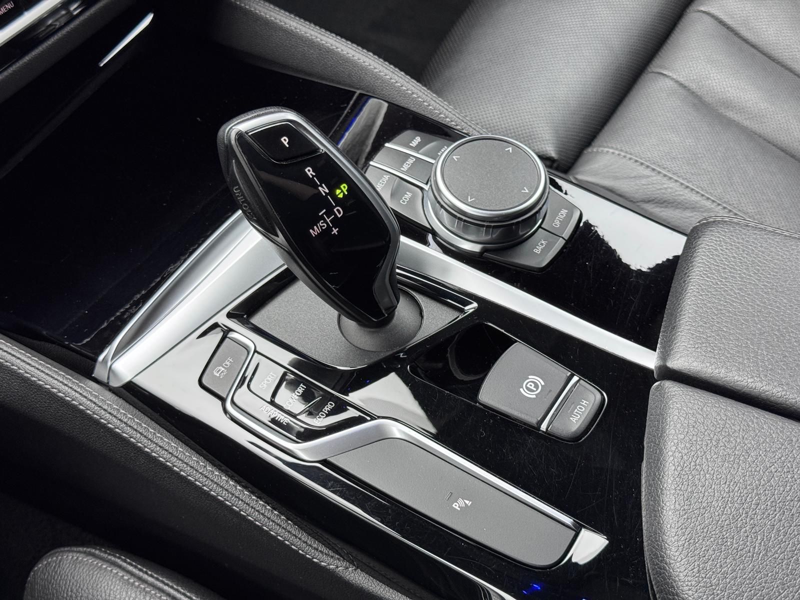 Fahrzeugabbildung BMW 530d M-PAKET*ACC*H&K*KEYLESS*HUD*R-CAM*DAB*LIVE