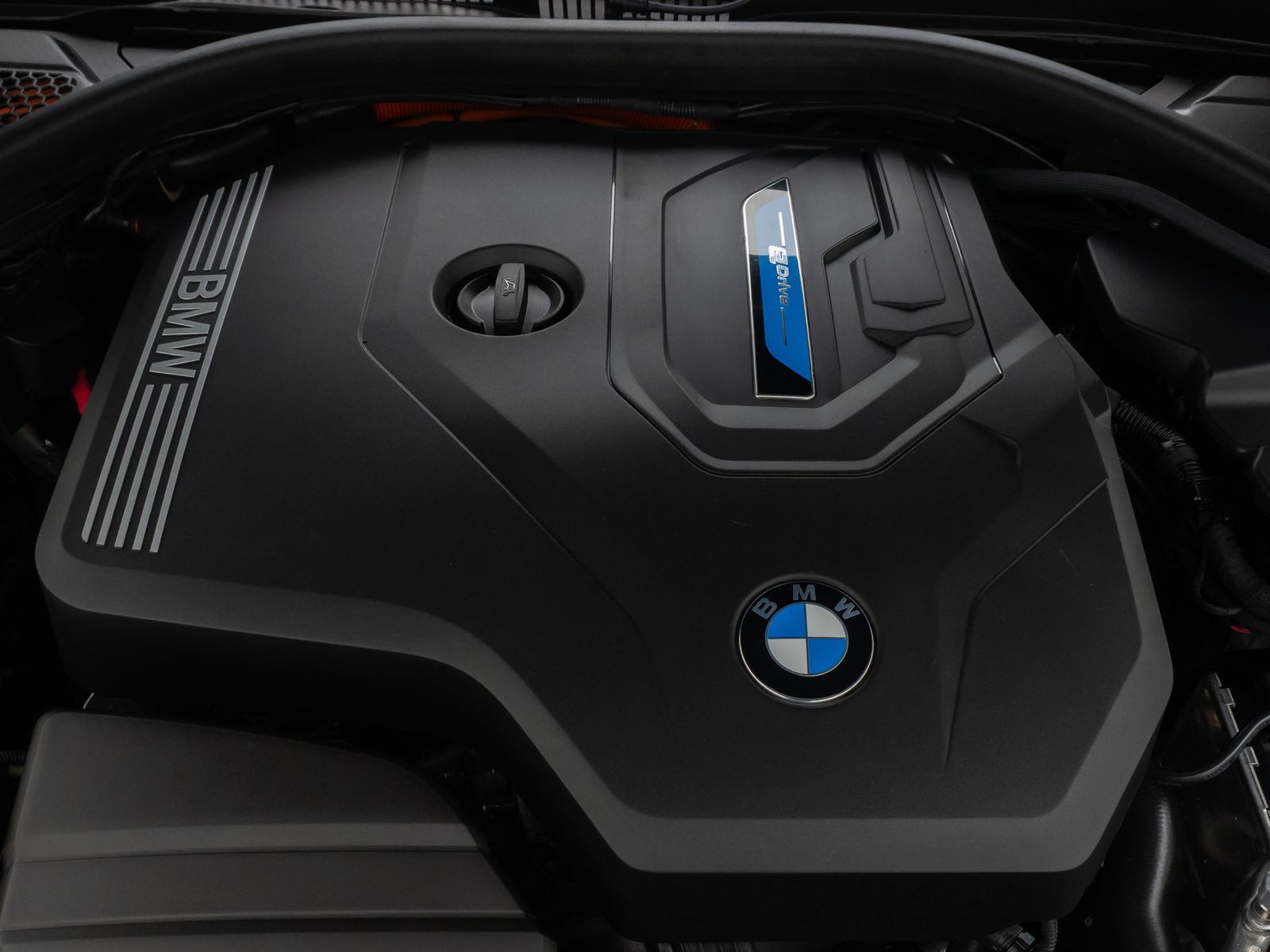 Fahrzeugabbildung BMW 320e M Sport AHK Panorama Stop&Go DAB H/K 18Zoll