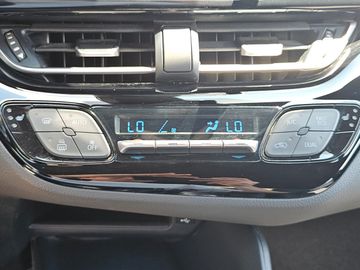 Toyota C-HR - 11