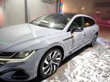 Volkswagen Arteon 2.0 TSI DSG R-Line S.Brake, AHK, IQ-Light - Volkswagen Arteon mit Benzin-Antrieb: Kombi, Automatik