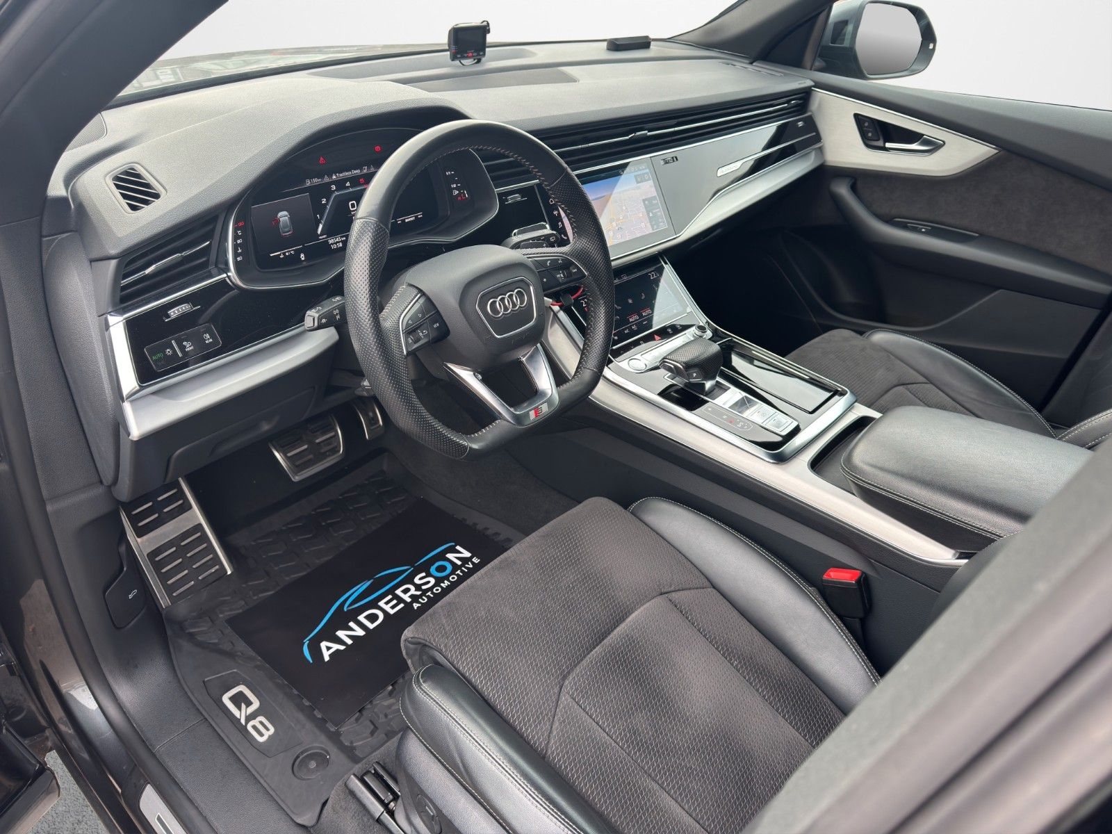 Fahrzeugabbildung Audi Q8 50 TDI SLINE SPORT PANO LED MATRIX 23" TOTW