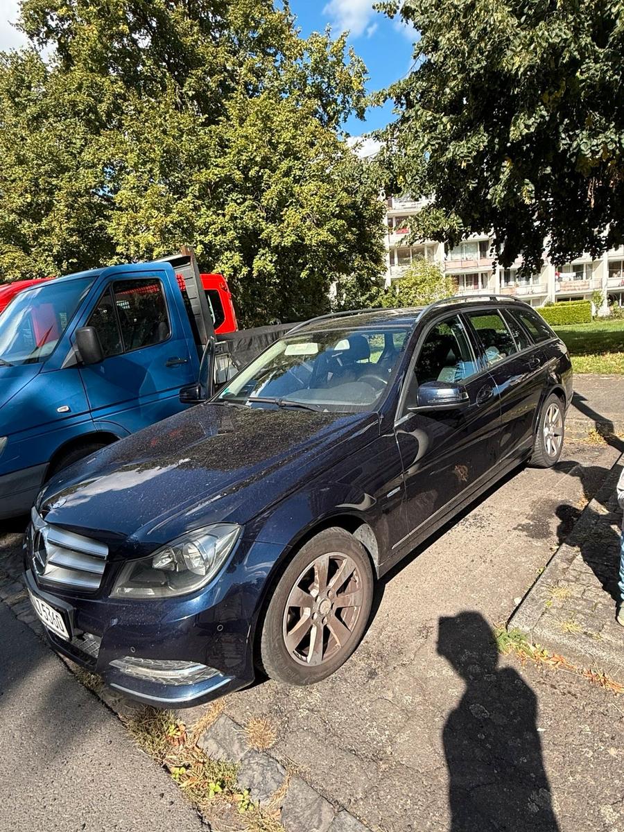 Mercedes-Benz  2012 — вигляд ззаду