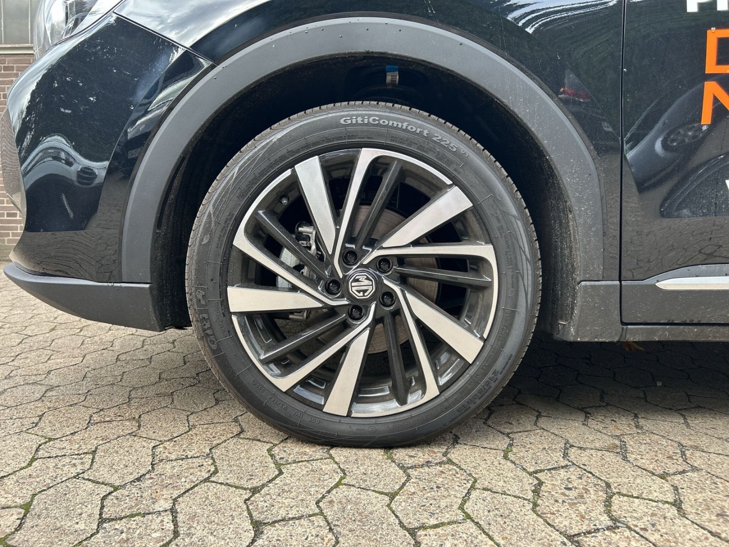 Fahrzeugabbildung MG ZS 1.5 Hybrid+ Luxury VFW