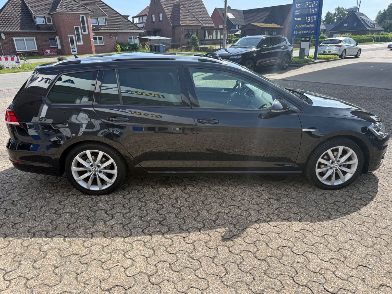Fahrzeugabbildung Volkswagen Golf 1.5 Comfortline AHK/ACC/Pano/Navi/LED/Kamer