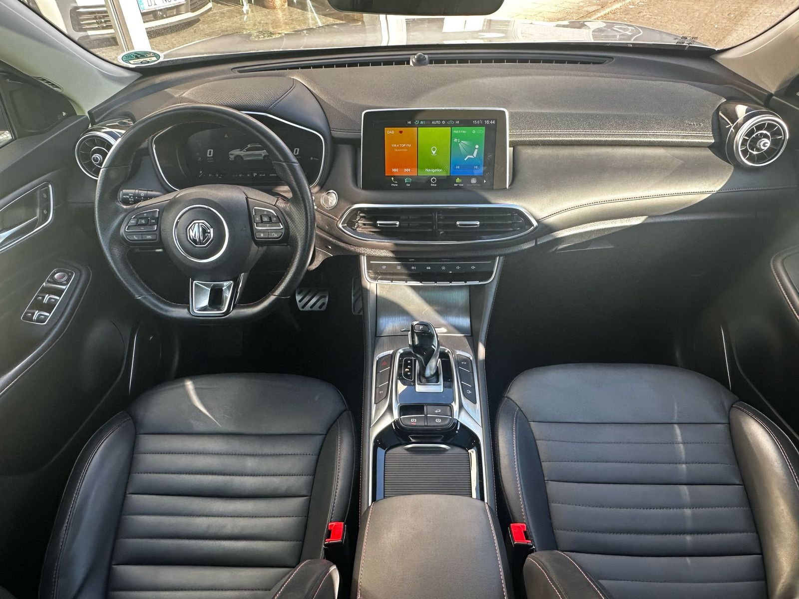 Fahrzeugabbildung MG EHS Luxury PANO+LEDER+NAVI+SHZ+KAMERA+ACC+360°