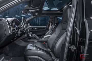Porsche Cayenne - 12