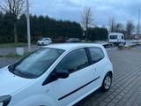 Renault Twingo Expression 1.2 LEV 16V 75 eco2 Expression - Renault Twingo von privat