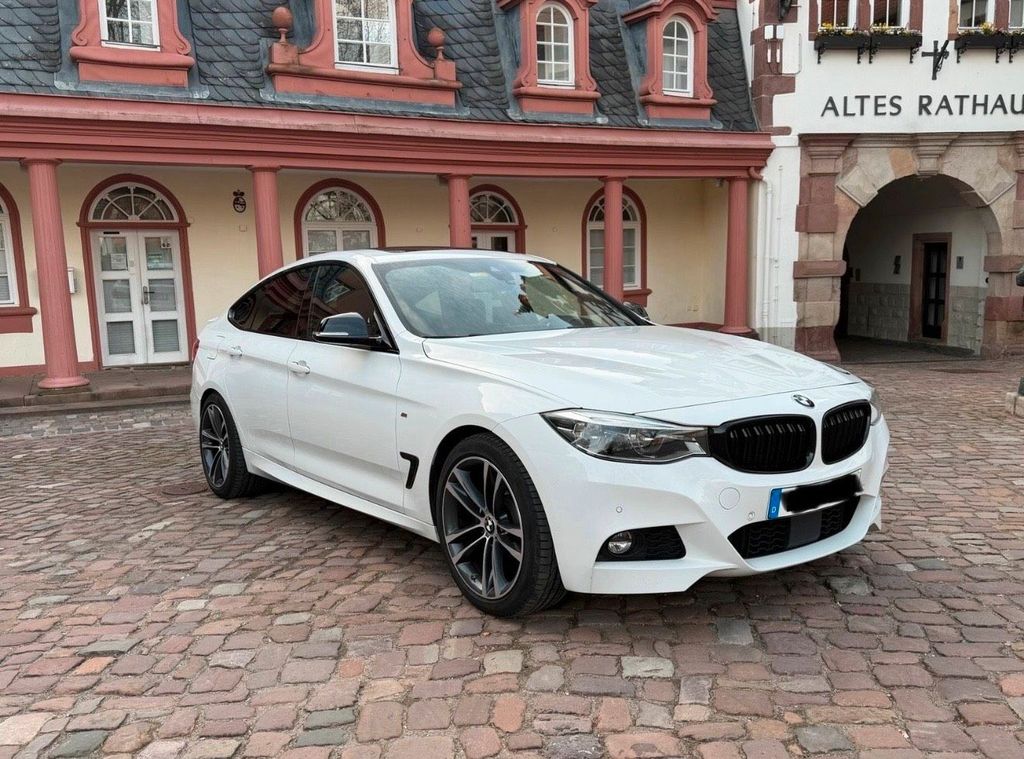 Image of BMW 330