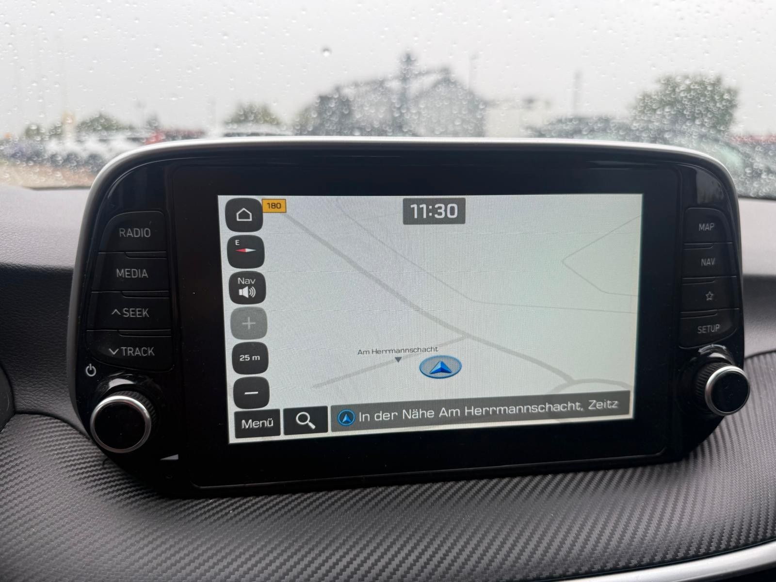 Fahrzeugabbildung Hyundai Tucson 2WD Navigation Klimaautomatik