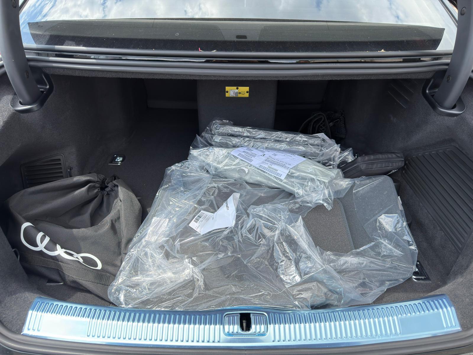 Audi A8 60 TFSI e L QUATTRO/VIP/4-SEATS/B&O/