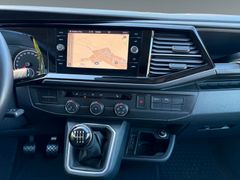 Fahrzeugabbildung Volkswagen T6.1 Multivan 150 PS Navi Sitzh AHK 60000km