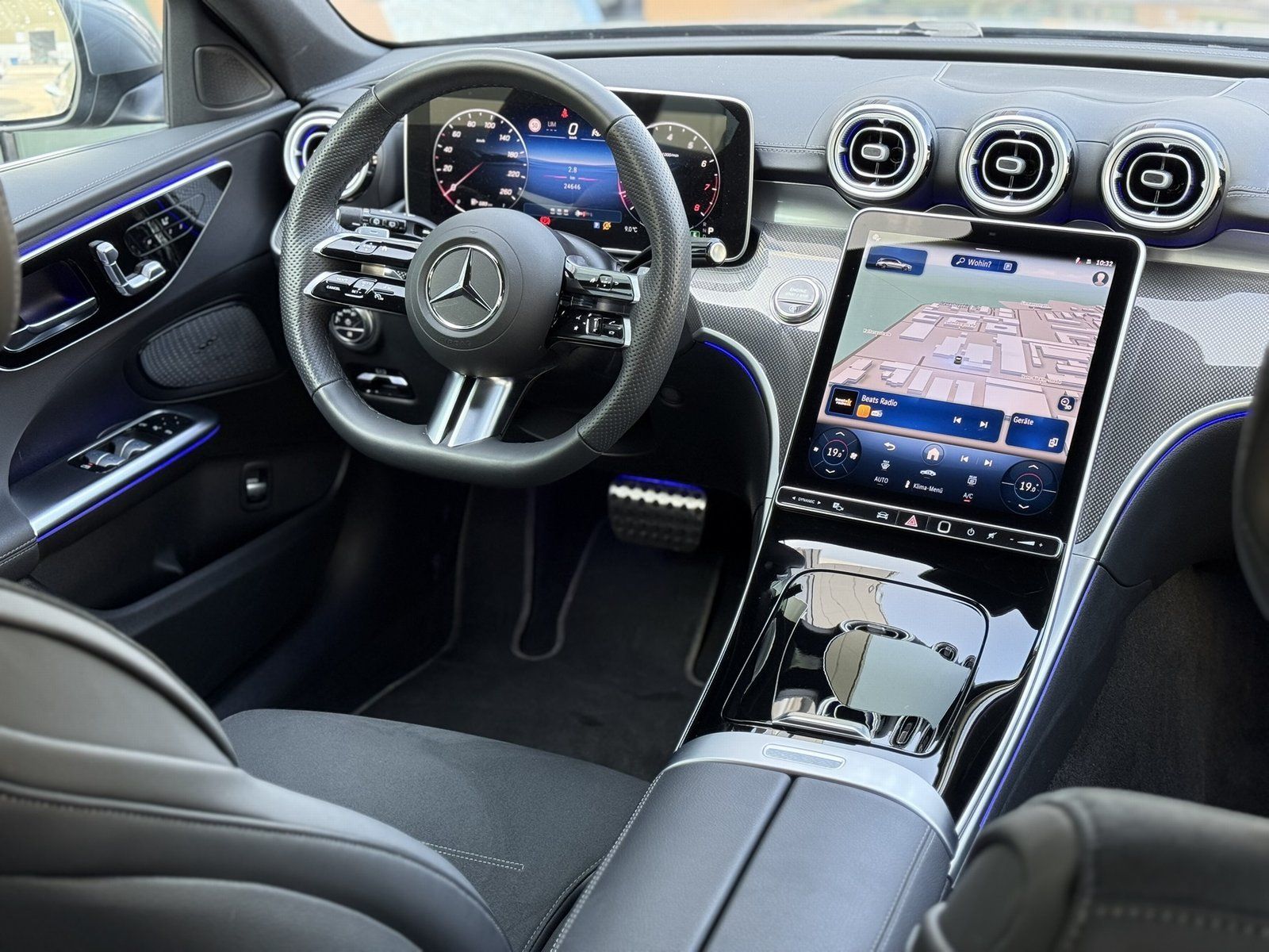 Fahrzeugabbildung Mercedes-Benz C 200 T AMG*DISTRONIC*360°*DIGITALLIGHT*KEYLESS*