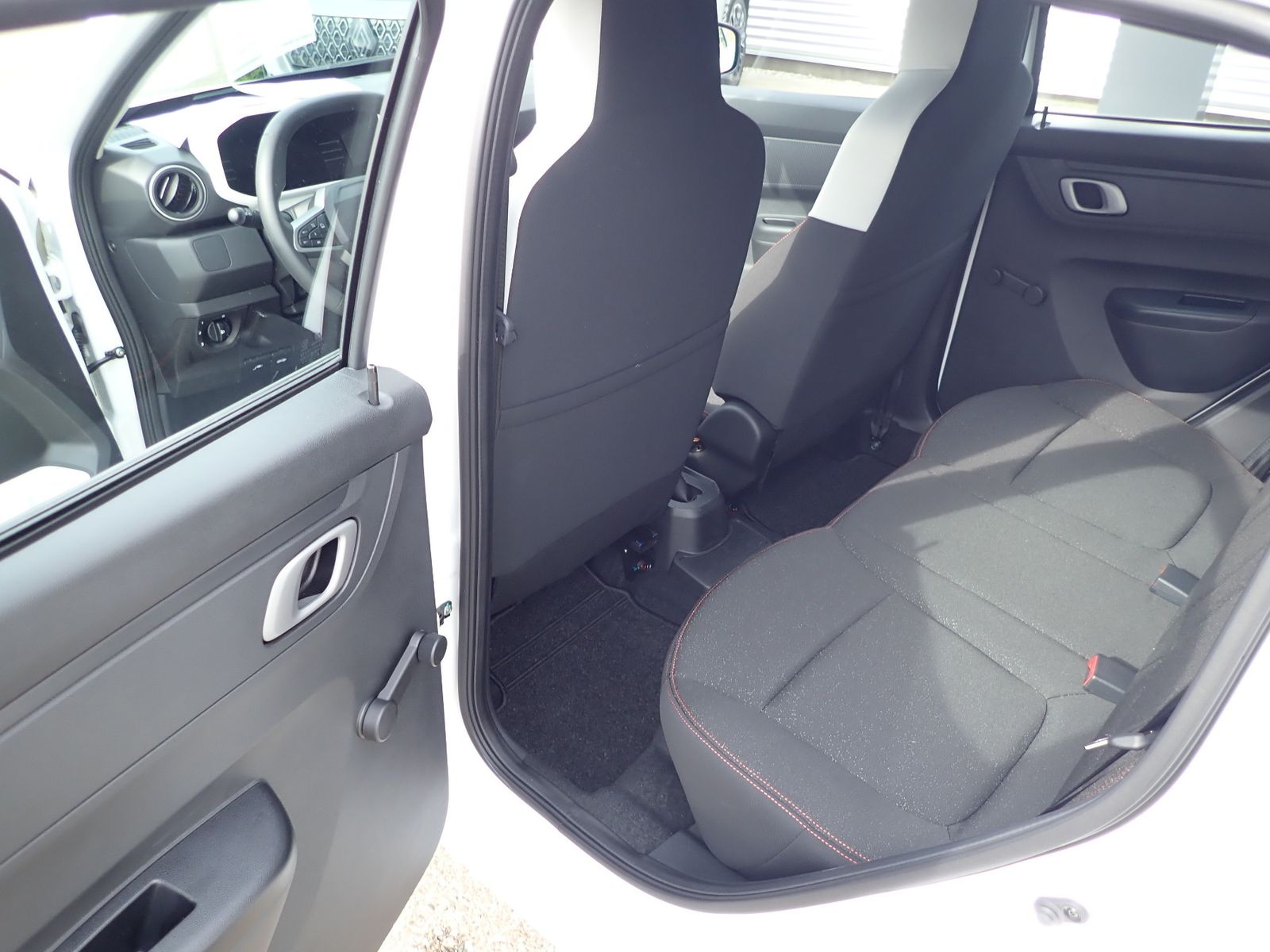 Fahrzeugabbildung Dacia Spring Expression ELECTRIC 65