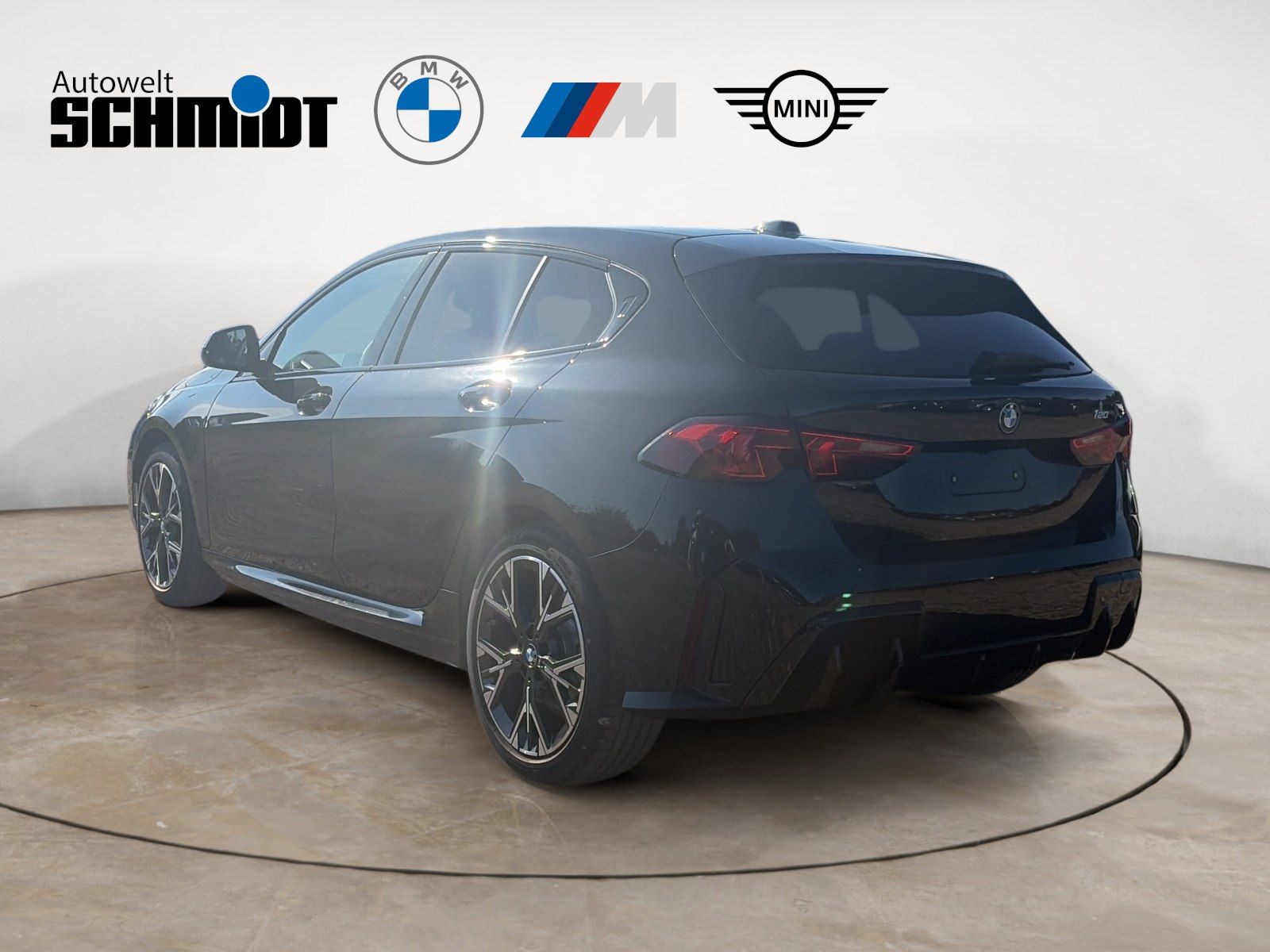 BMW 120 M Sport Design UPE 49.410 EUR imagem 3